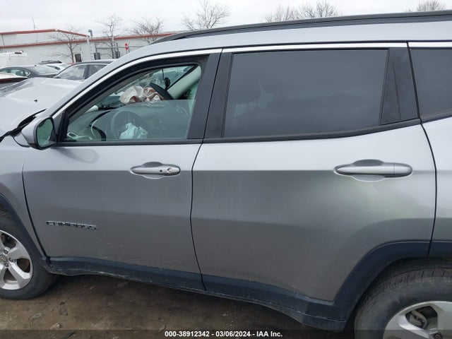 Jeep Compass Latitude 4x4 2018 3C4NJDBB7JT479272 Image 14