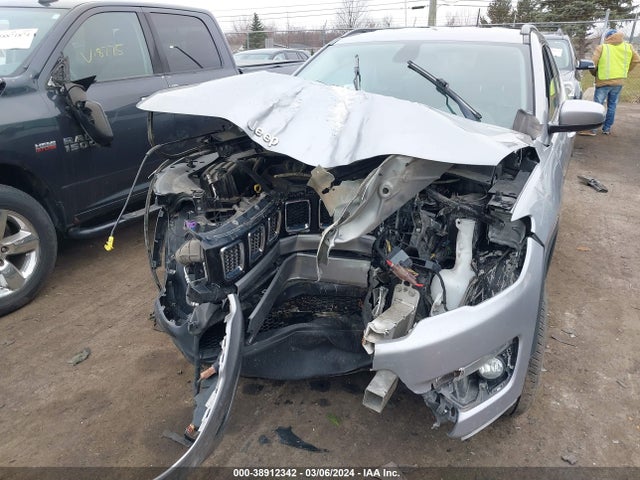 Jeep Compass Latitude 4x4 2018 3C4NJDBB7JT479272 Image 6