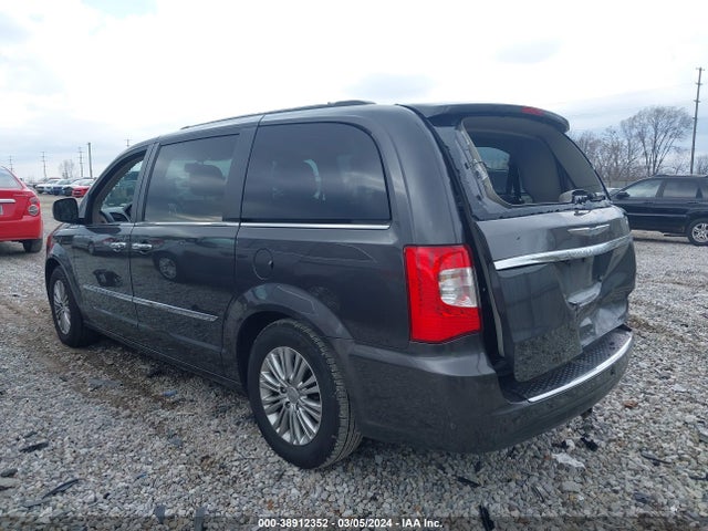 2C4RC1CG7GR121864 Chrysler Town & Country Touring-l Anniversary Edition