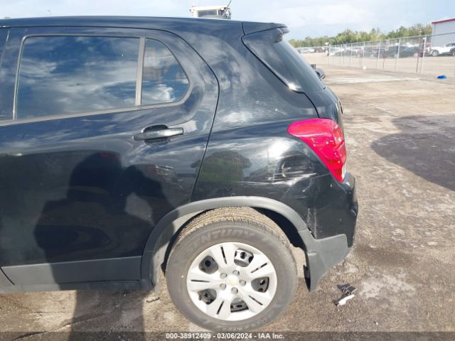 3GNCJKSB1JL269561 Chevrolet TRAX LS