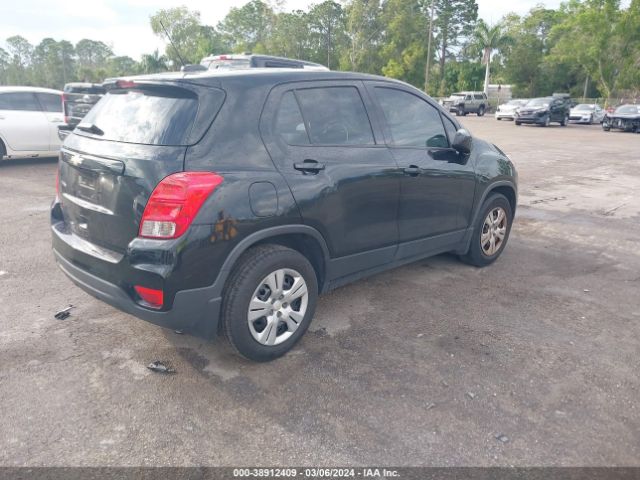 3GNCJKSB1JL269561 Chevrolet TRAX LS