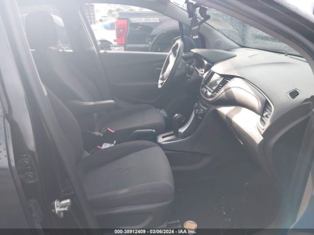 3GNCJKSB1JL269561 Chevrolet TRAX LS