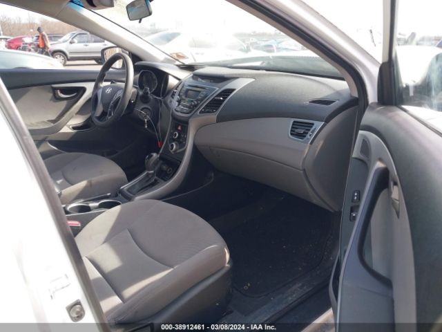 5NPDH4AE6GH737146 Hyundai ELANTRA SE