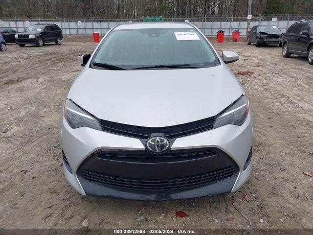 Toyota COROLLA LE 2018 5YFBURHE6JP823380 Image 12
