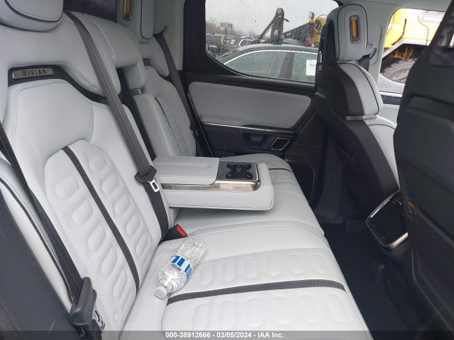 Rivian R1t Launch Edition 2022 7FCTGAAL9NN010537 Image 8