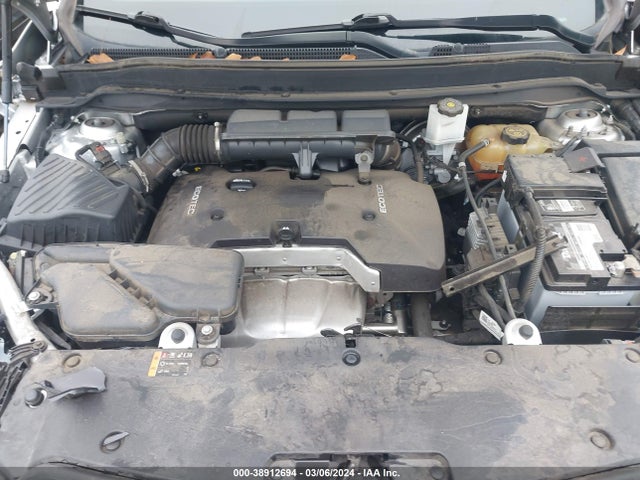 LRBFX1SA8JD007868 Buick Envision Essence