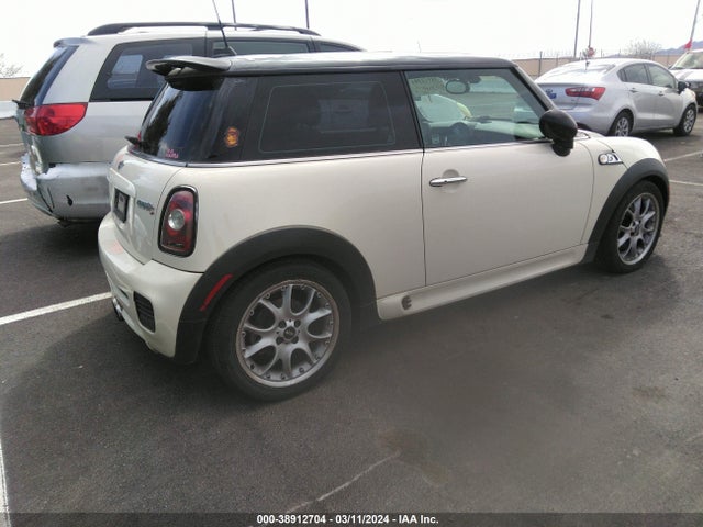 2008 MINI COOPER S WMWMF73508TT89472 Photo 3