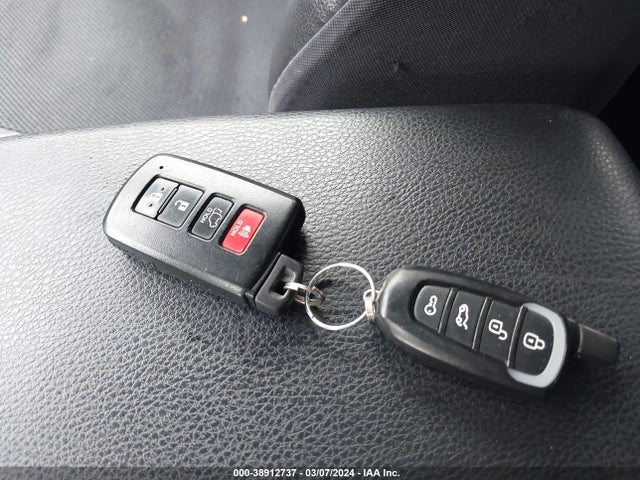 Toyota Rav4 Xle 2017 JTMRFREV0HJ709788 Image 11