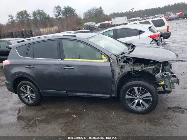 Toyota Rav4 Xle 2017 JTMRFREV0HJ709788 Image 14