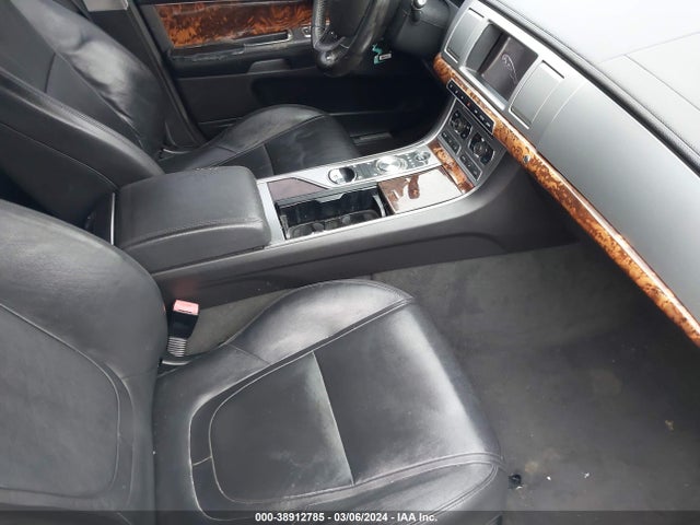 2013 JAGUAR XF SAJWA0E76D8S71120 Photo 4