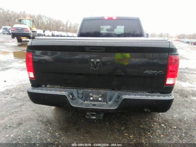 1C6RR7FG4KS544235 RAM 1500 Classic Express Quad Cab 4x4 6'4 Box