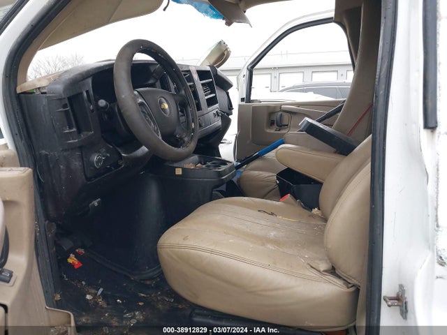 Chevrolet Express 2500 Work Van 2014 1GCWGFCA7E1160276 Image 5