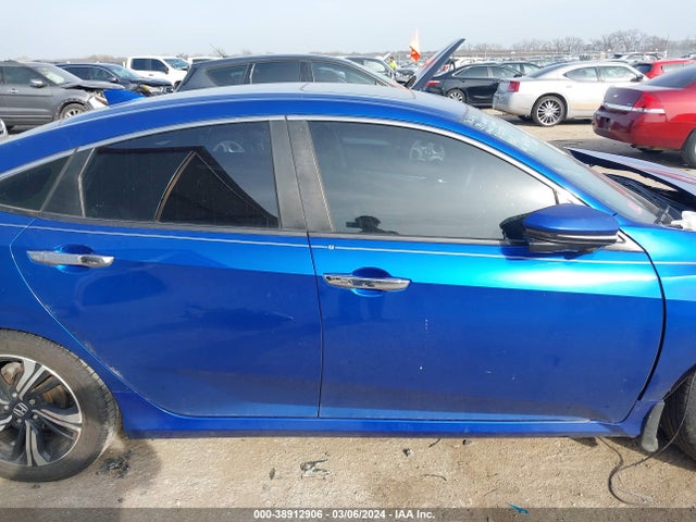 Honda Civic Touring 2018 JHMFC1F93JX005861 Image 13