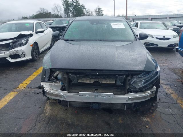 1HGCV1F32JA068089 Honda Accord Sport