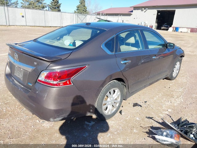 Nissan Altima 2.5 S 2014 1N4AL3AP3EC321793 Image 4