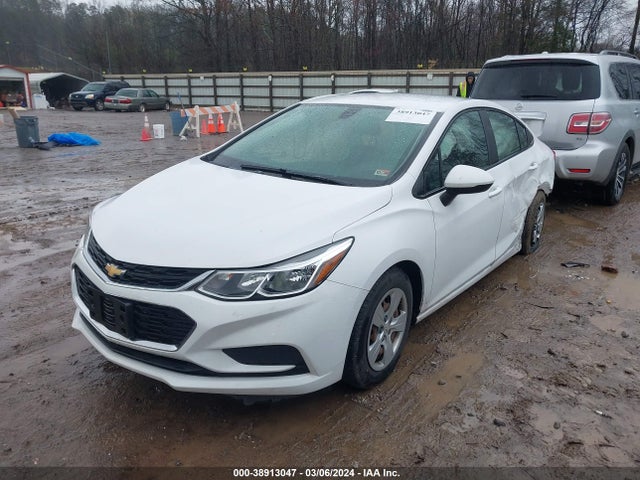 Chevrolet Cruze Ls Auto 2018 1G1BC5SM1J7234095 Image 2