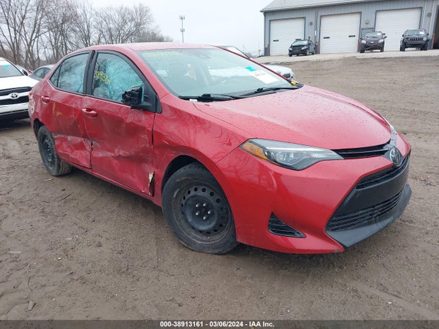 Toyota COROLLA LE 2018 2T1BURHEXJC108599 Image 1