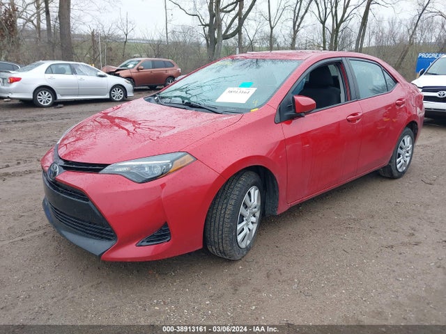 Toyota COROLLA LE 2018 2T1BURHEXJC108599 Image 2