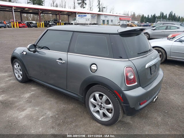 2009 MINI COOPER S WMWMF73559TT96984 Photo 2