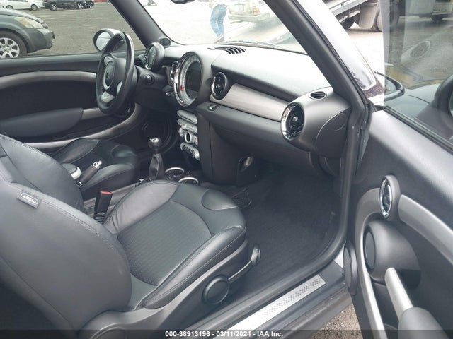 2009 MINI COOPER S WMWMF73559TT96984 Photo 4