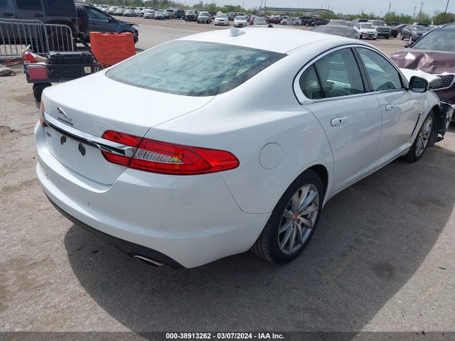 2015 JAGUAR XF SAJWA0FS5FPU69957 Photo 3
