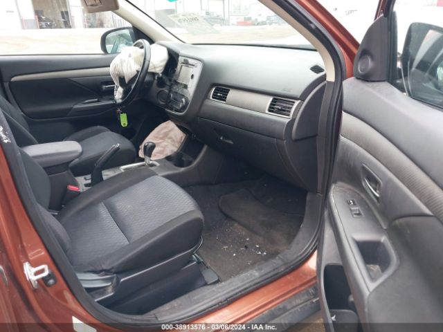 JA4AD3A30EZ003075 Mitsubishi Outlander Se