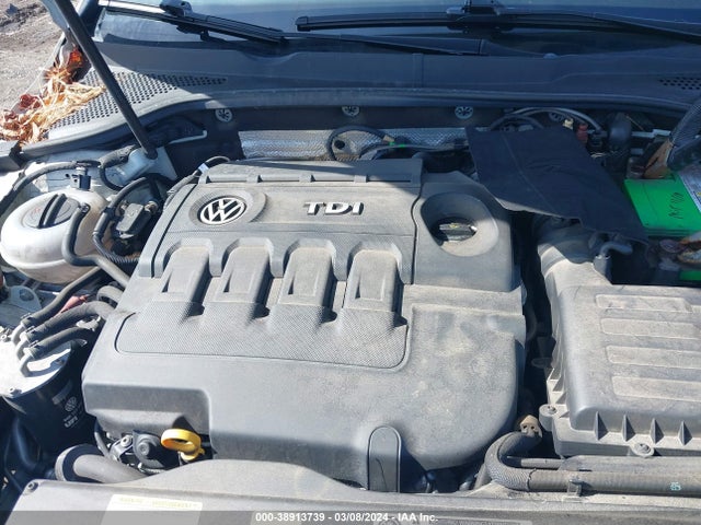 3VW2A7AU8FM044976 Volkswagen Golf Tdi Se 4-door