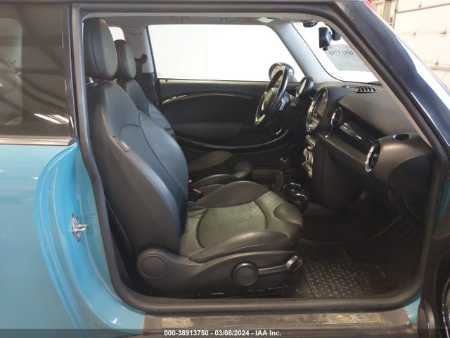 2007 MINI COOPER-4 CYL. WMWNF33587TT56582 Photo 4