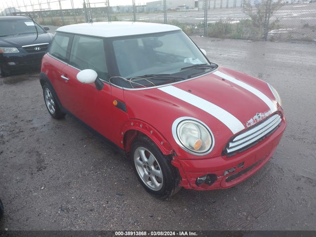 2010 MINI COOPER WMWMF3C55ATZ26450 Photo 0