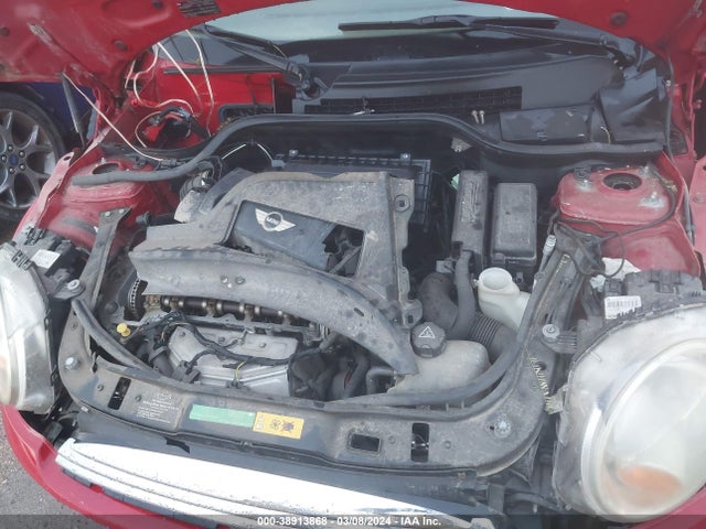 2010 MINI COOPER WMWMF3C55ATZ26450 Photo 9