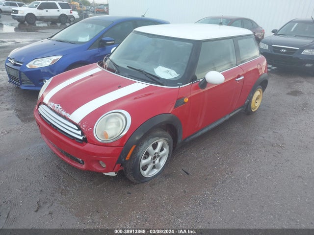 2010 MINI COOPER WMWMF3C55ATZ26450 Photo 1
