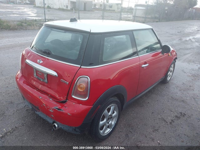 2010 MINI COOPER WMWMF3C55ATZ26450 Photo 3
