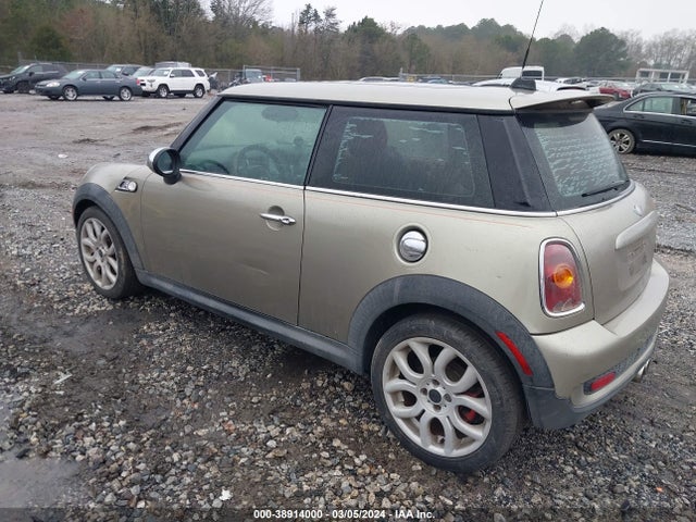 2007 MINI COOPER S WMWMF735X7TL91292 Photo 2