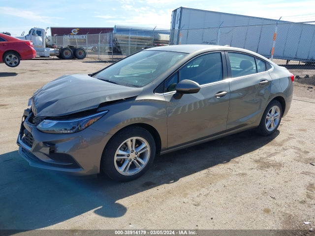 Chevrolet Cruze Lt Auto 2018 1G1BE5SM7J7239005 Image 2