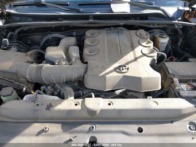 Toyota 4RUNNER SR5 2016 JTEZU5JR3G5110099 Image 10