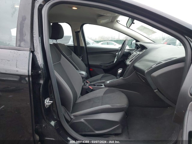 Ford FOCUS SE 2014 1FADP3K20EL293858 Image 5