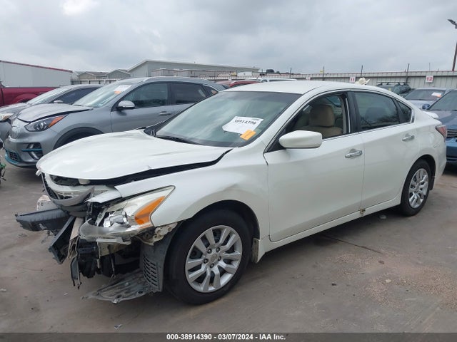 Nissan Altima 2.5 S 2015 1N4AL3AP6FC486660 Image 2