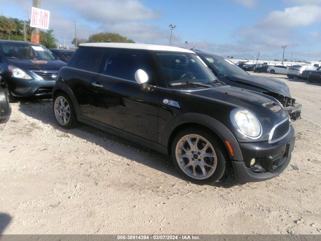 2011 MINI COOPER S WMWSV3C50BTY21763 Photo 0
