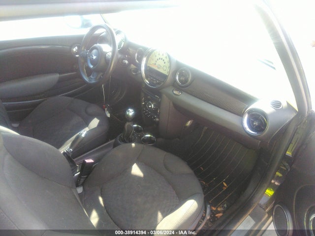 2011 MINI COOPER S WMWSV3C50BTY21763 Photo 4