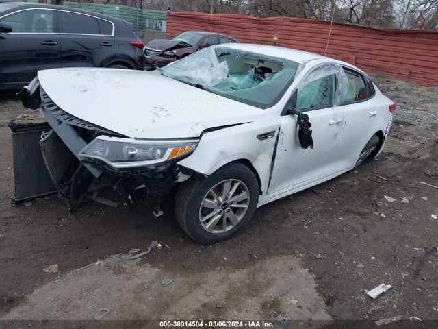 KIA Optima Lx 2018 5XXGT4L31JG227975 Image 2