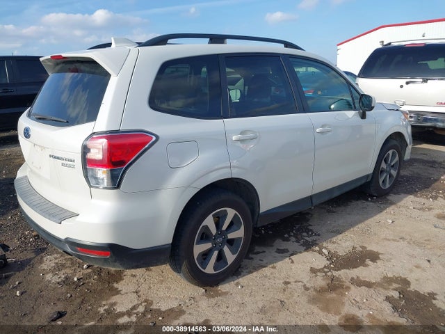 Subaru Forester 2.5i Premium 2017 JF2SJAEC0HH541384 Image 4