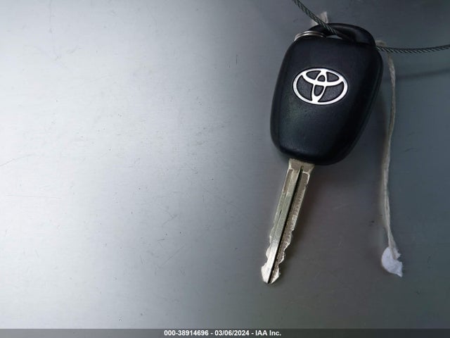 Toyota Prius C One 2016 JTDKDTB35G1116966 Image 11