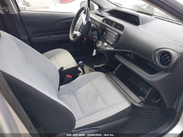 Toyota Prius C One 2016 JTDKDTB35G1116966 Image 5