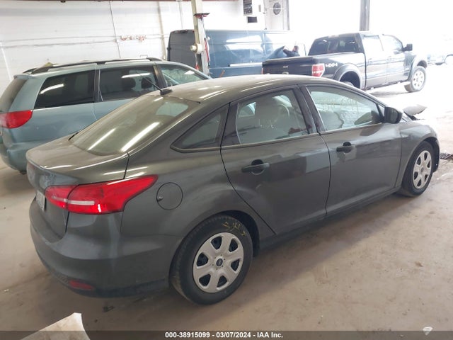 Ford FOCUS S 2017 1FADP3E21HL208154 Image 4