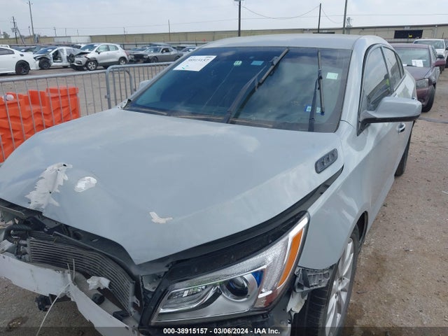 Buick Lacrosse 2014 1G4GA5GR9EF291062 Image 2