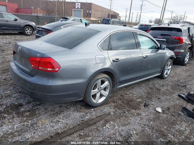 1VWAT7A37FC120735 Volkswagen Passat 1.8t Limited Edition