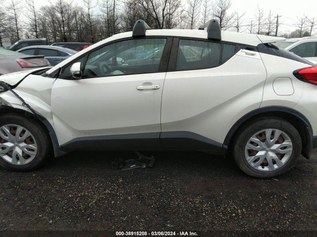 Toyota C-HR LE 2019 NMTKHMBX9KR095742 Image 14