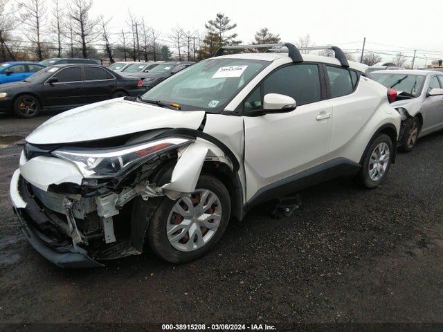 Toyota C-HR LE 2019 NMTKHMBX9KR095742 Image 2