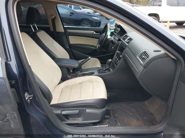 1VWBT7A32EC053576 Volkswagen Passat 1.8t Se