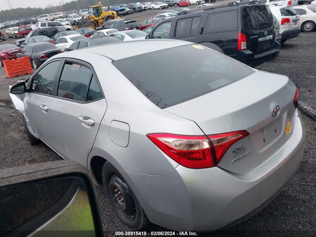Toyota COROLLA LE 2018 5YFBURHE7JP839068 Image 3